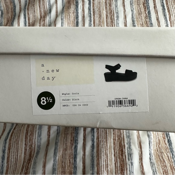 A New Day Platform Sandals Black - Picture 5 of 5